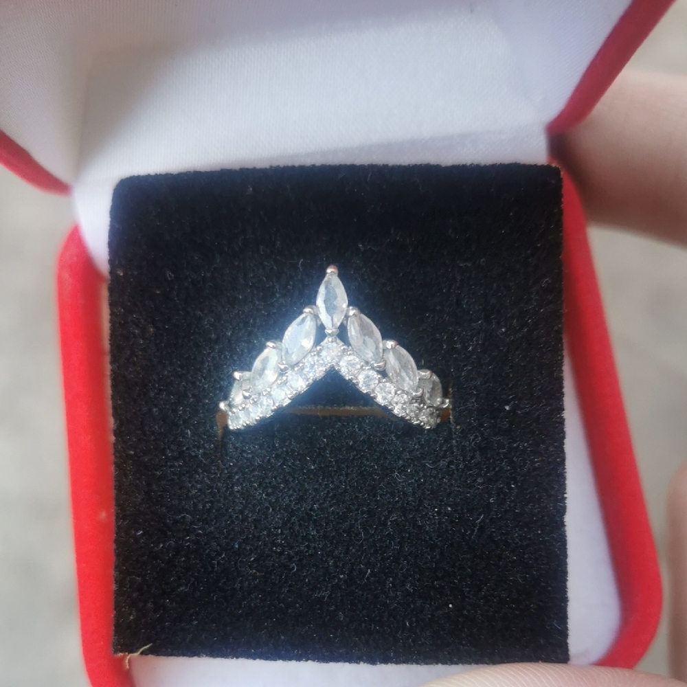 Vintage Silver And Diamond Ring